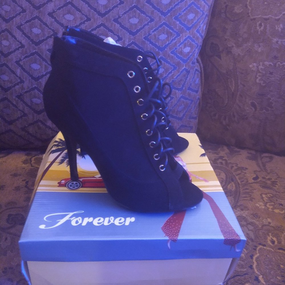 Cute open toe Lace up Bootie ( NEW)